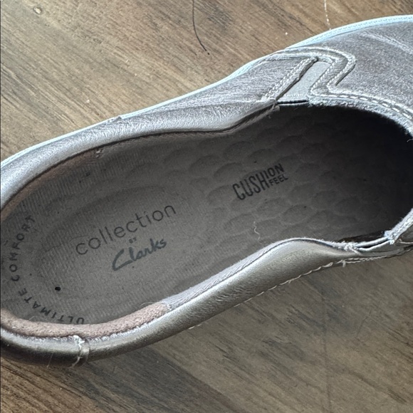 CLARKS Metallic Copper Flats | Women’s 8 | Slip On - Picture 7 of 9